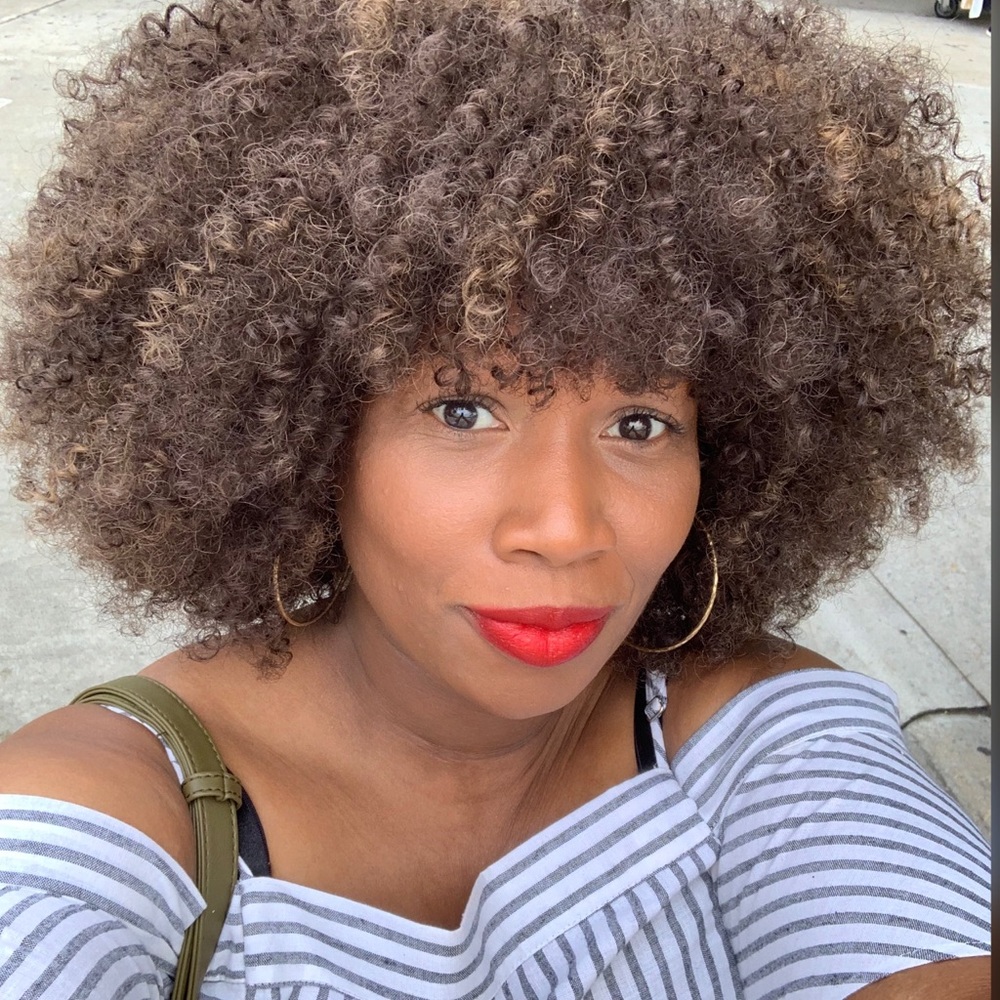 Meet your Posher, Nina